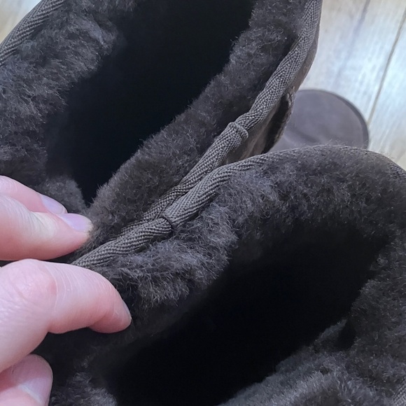 NWOB UGG Brown Suede Shearling Boots - Picture 5 of 8